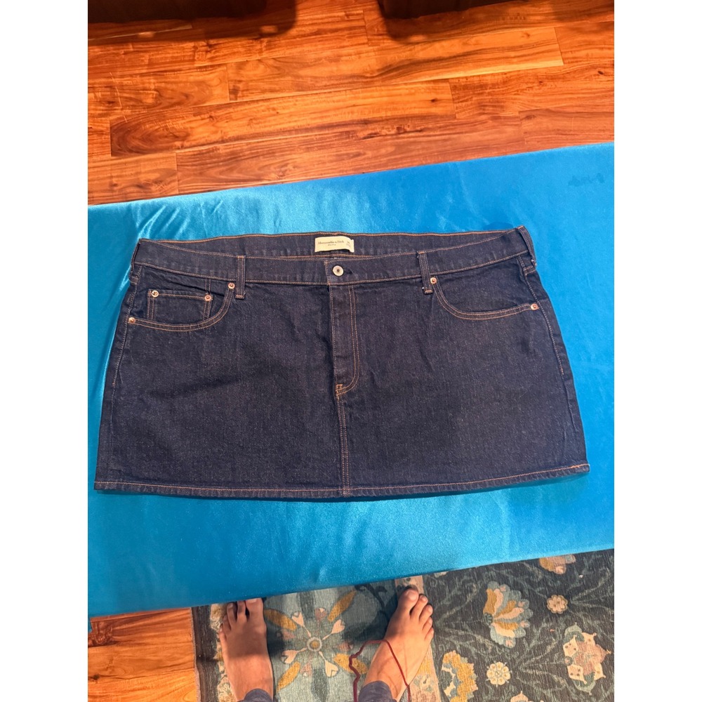 Abercrombie & Fitch NWOT Dark Wash Denim Mini Skirt Y2K A&F Jean Skirt Size 35